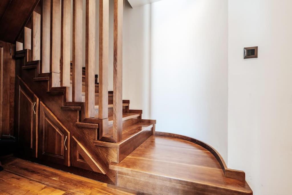 Gate Penthouse By In Apartment *