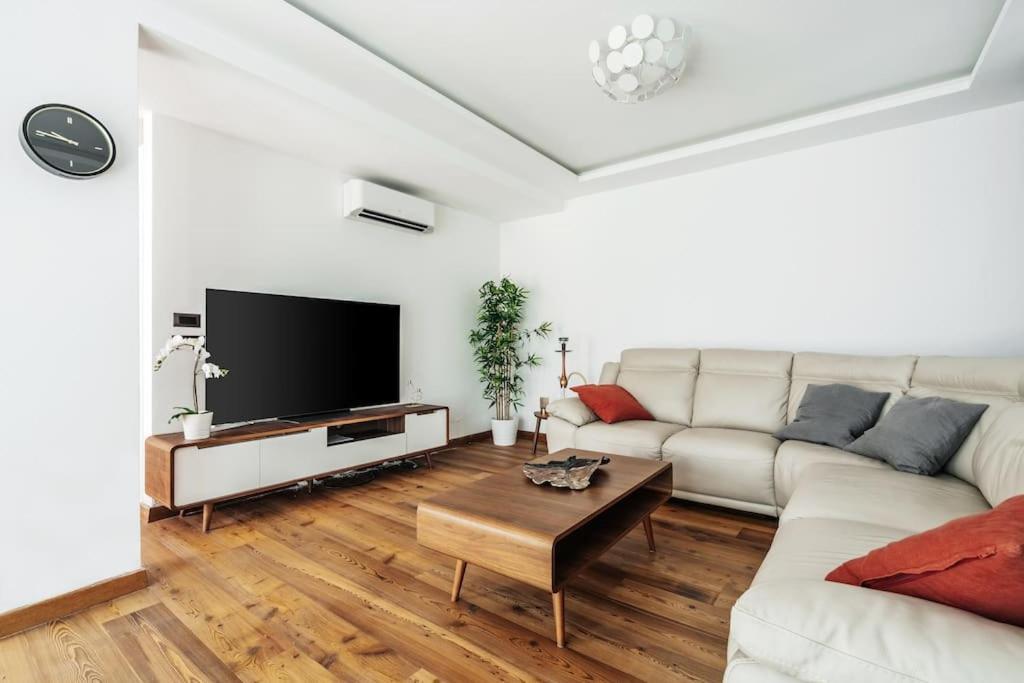 Apartment Gate Penthouse By In *