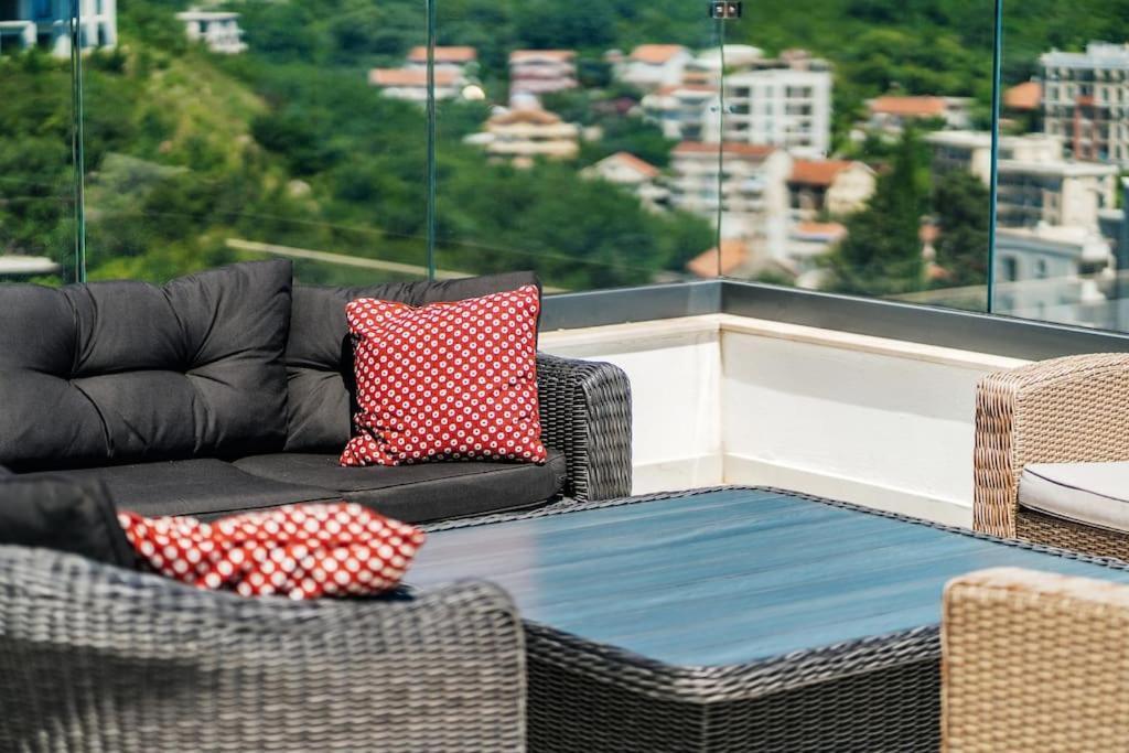 Gate Penthouse By In Apartment