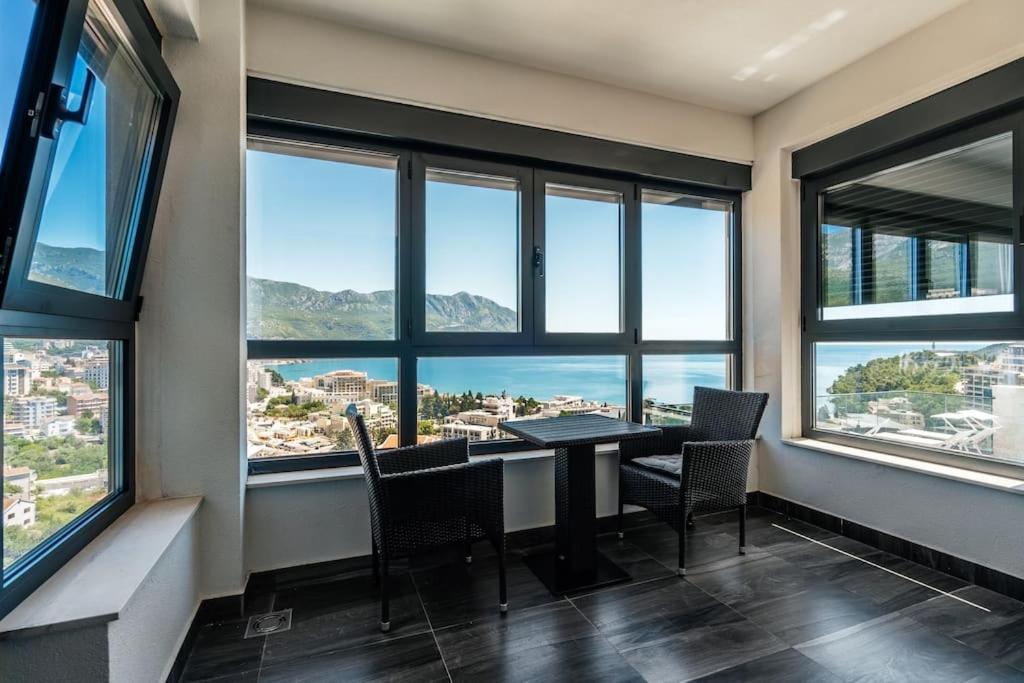 Gate Penthouse By In Apartment *