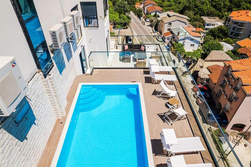 Apartment Gate Penthouse By In
