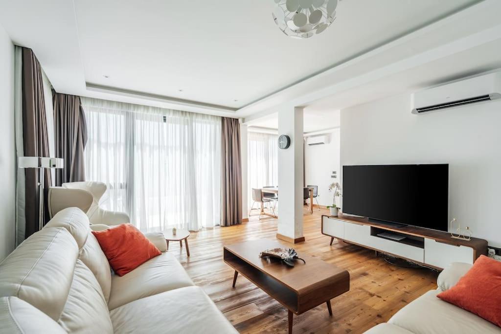 Apartment Gate Penthouse By In *